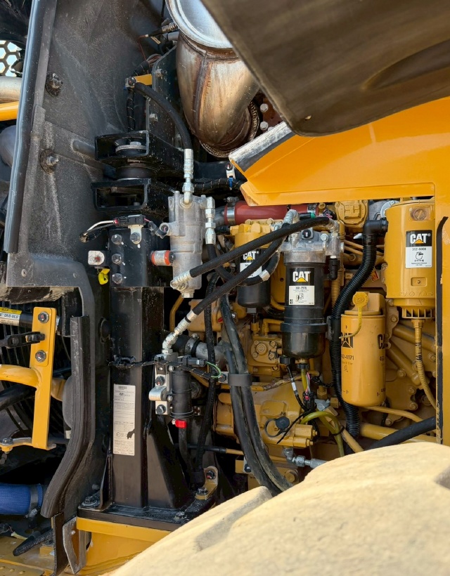 ขายรถตักล้อยาง CAT 950K ปี 2016 นำเข้าจากญี่ปุ่น พร้อมใช้ มีVDOการทำงานครับ