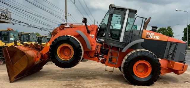 ขายรถตักล้อยาง HITACHI ZW310-A นำเข้าจากญี่ปุ่น พร้อมใช้ มีVDOการทำงานครับ ขายรถตักล้อยาง HITACHI ZW310-A นำเข้าจากญี่ปุ่น พร้อมใช้ มีVDOการทำงานครับ