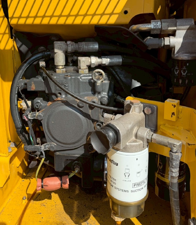 ขายรถขุด KOMATSU PC120-8 หัวคีบ นำเข้าจากญี่ปุ่น พร้อมใช้ มีVDOการทำงานครับ ขายรถขุด KOMATSU PC120-8 หัวคีบ นำเข้าจากญี่ปุ่น พร้อมใช้ มีVDOการทำงานครับ