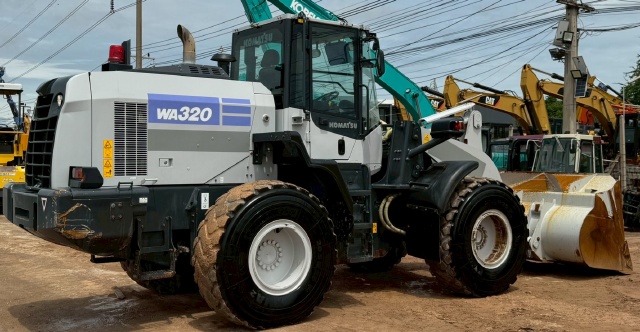 ขายรถตักล้อยาง KOMATSU WA320-8 ปี 2021 นำเข้าจากญี่ปุ่น พร้อมใช้ มีVDOการทำงานครับ