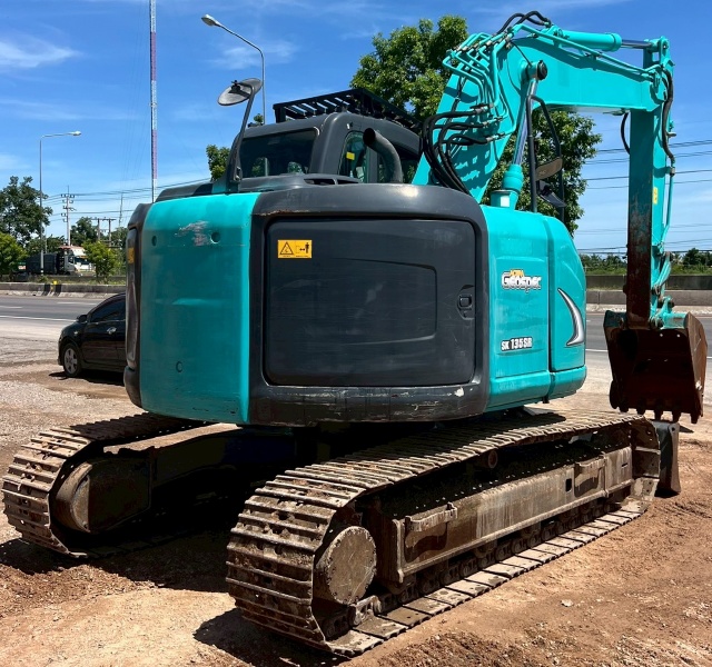 ขายรถขุด KOBELCO SK135SR-2 ปี 2013 นำเข้าจากญี่ปุ่น พร้อมใช้ มีVDOการทำงานครับ