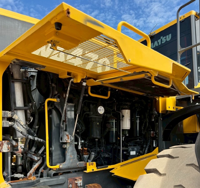 ขายรถตักล้อยาง KOMATSU WA470-8 ปี 2017 นำเข้าจากญี่ปุ่น พร้อมใช้ มีVDOการทำงานครับ