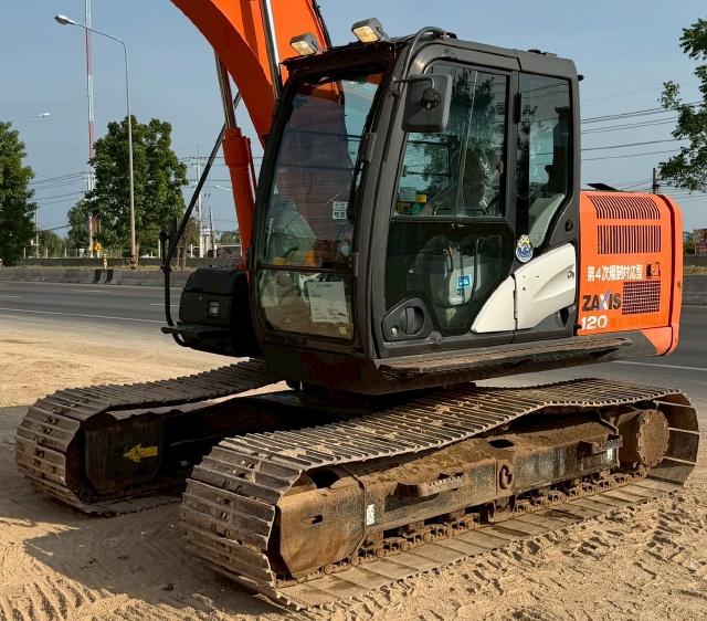 ขายรถขุด HITACHI ZX120-5B ปี 2016 อาร์มพิเศษ นำเข้าจากญี่ปุ่น พร้อมใช้ มีVDOการทำงานครับ