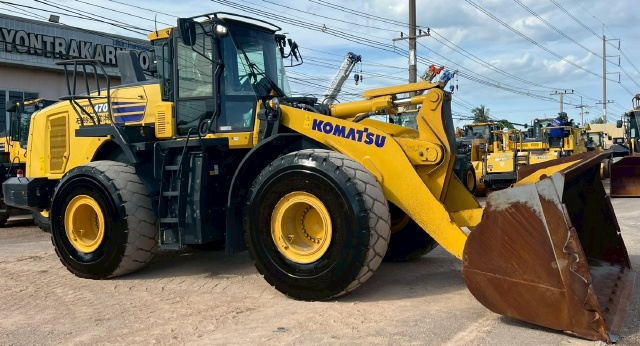 ขายรถตักล้อยาง KOMATSU WA470-10 ปี 2021 นำเข้าจากญี่ปุ่น พร้อมใช้ มีVDOการทำงานครับ