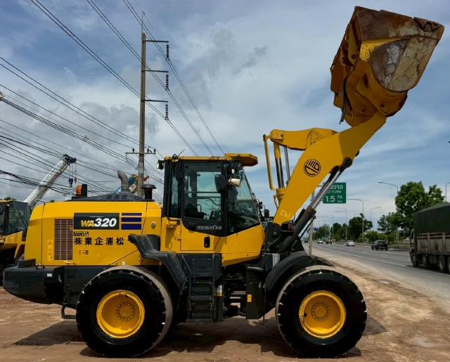 ขายรถตักล้อยาง KOMATSU WA320-8 ปี 2022 พร้อมใช้ มีVDOการทำงานครับ ขายรถตักล้อยาง KOMATSU WA320-8 ปี 2022 พร้อมใช้ มีVDOการทำงานครับ