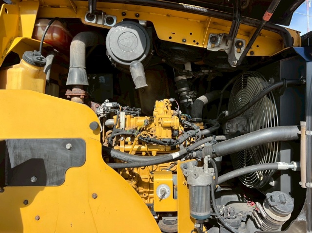 ขายรถตักล้อยาง CAT 910K ปี 2015 แขนยาวพิเศษ พร้อมใช้ มีVDOการทำงานครับ