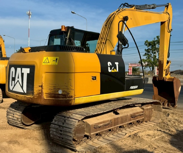 ขายรถขุด CAT 312D ปี 2013 นำเข้าจากญี่ปุ่น พร้อมใช้ มีVDOการทำงานครับ ขายรถขุด CAT 312D ปี 2013 นำเข้าจากญี่ปุ่น พร้อมใช้ มีVDOการทำงานครับ