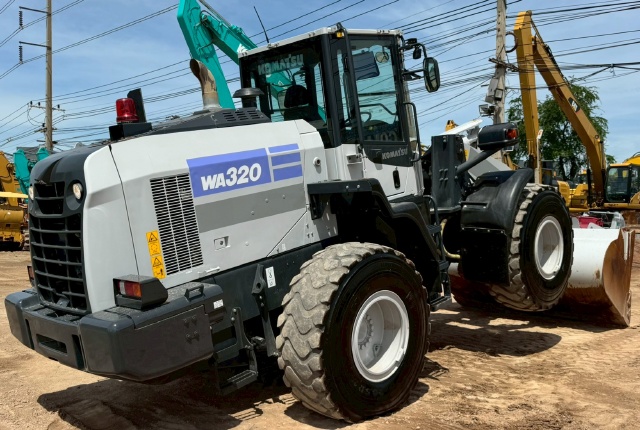 ขายรถตักล้อยาง KOMATSU WA320-8 ปี 2021 พร้อมใช้ มีVDOการทำงานครับ