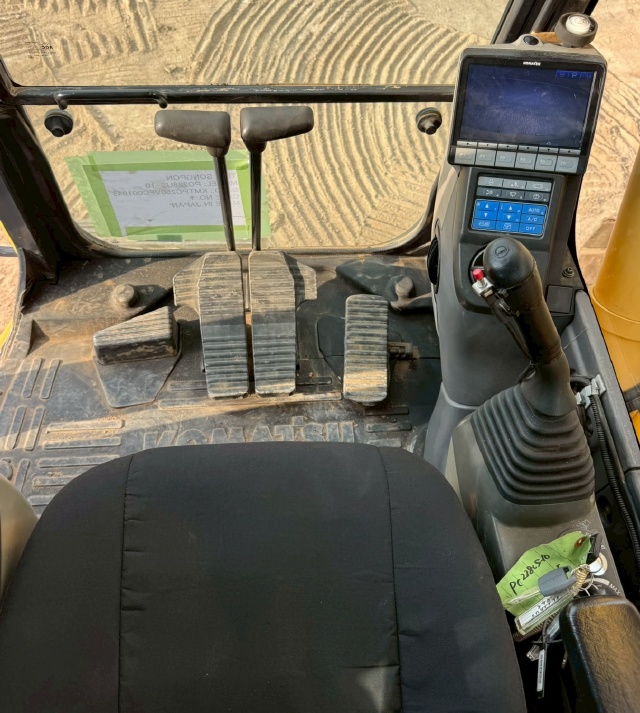 ขายรถขุด KOMATSU PC228US-10 ปี 2015 นำเข้าจากญี่ปุ่น พร้อมใช้ มีVDOการทำงานครับ