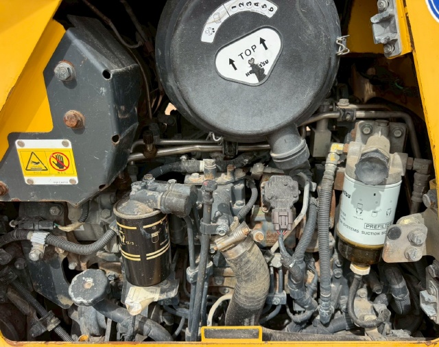 ขายรถดันดิน KOMATSU D37PLL-24 ปี 2017 พร้อมใช้ มีVDOการทำงานครับ ขายรถดันดิน KOMATSU D37PLL-24 ปี 2017 พร้อมใช้ มีVDOการทำงานครับ