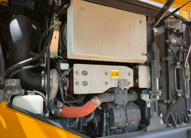 ขายรถตักล้อยาง KOMATSU WA320-8 ปี 2019 พร้อมใช้ มีVDOการทำงานครับ