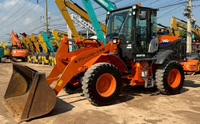 ขายรถตักล้อยาง HITACHI ZW140-6 ปี 2020 นำเข้าจากญี่ปุ่น พร้อมใช้ มีVDOการทำงานครับ