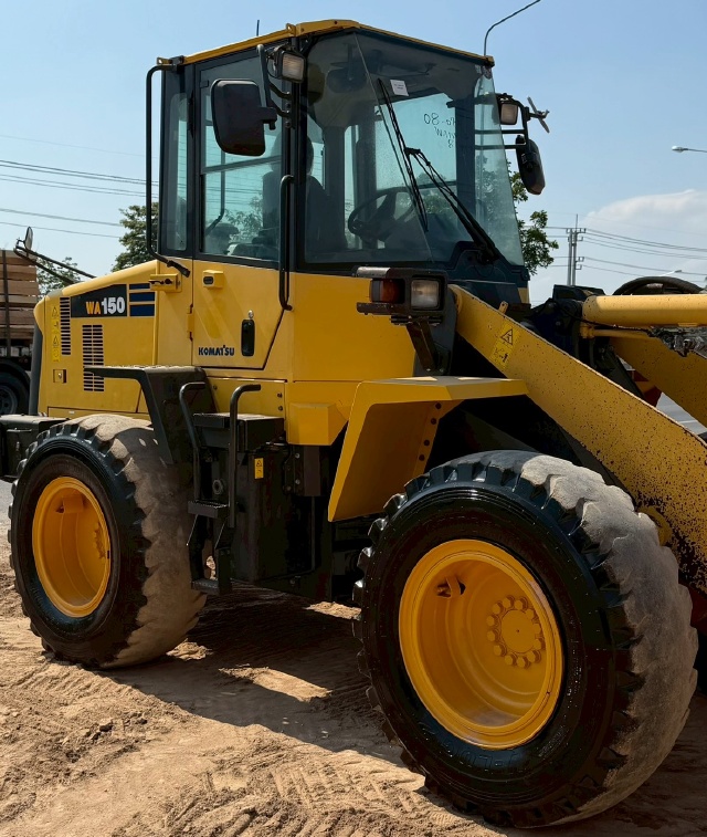 ขายรถตักล้อยาง KOMATSU WA150-6 ปี 2012 นำเข้าจากญี่ปุ่น พร้อมใช้ มีVDOการทำงานครับ