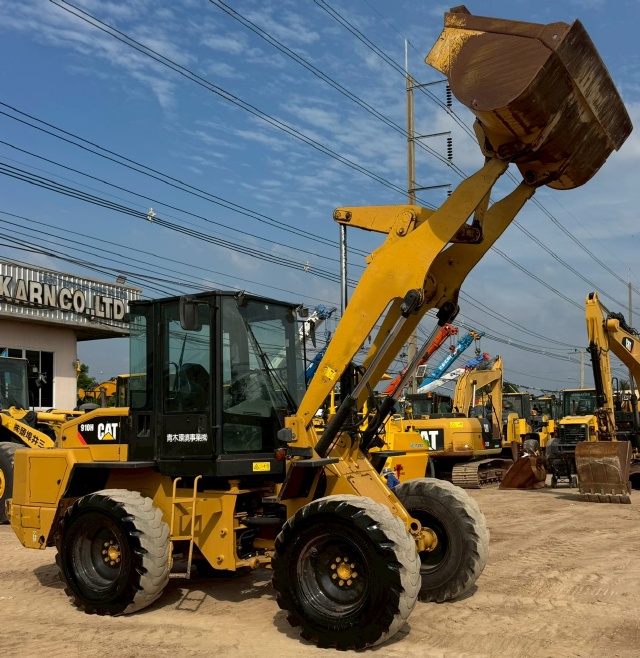 ขายรถตักล้อยาง CAT 910H ปี 2012 แขนยาวพิเศษ นำเข้าจากญี่ปุ่น พร้อมใช้ มีVDOการทำงานครับ