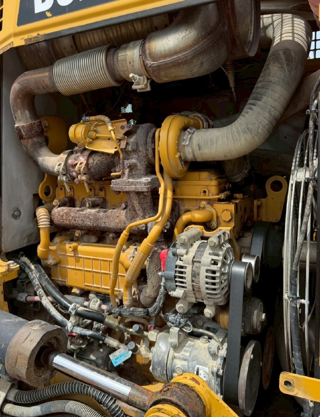 ขายรถดันดิน CAT D5K2 ปี 2013 พร้อมใช้ มีVDOการทำงานครับ