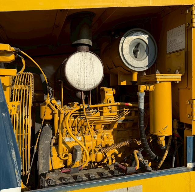 ขายรถเกรด KOMATSU GD405A-2 นำเข้าจากญี่ปุ่น พร้อมใช้ มีVDOการทำงานครับ