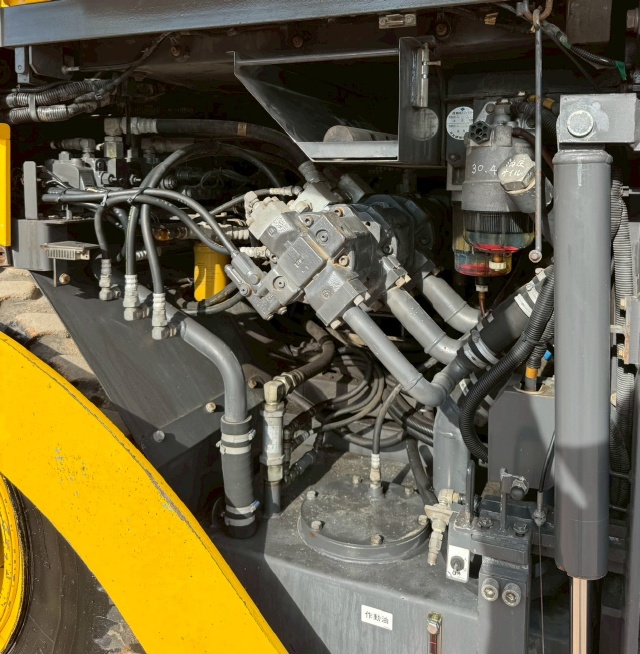 ขายรถปูยาง SUMITOMO HA60W-7 (ขนาด 6 เมตร) ปี 2010 พร้อมใช้ มีVDOการทำงานครับ