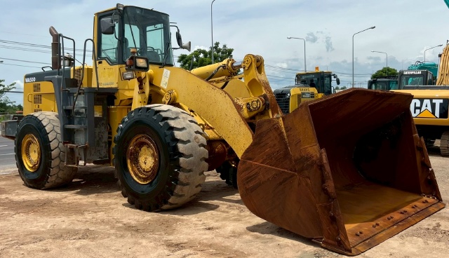 ขายรถตักล้อยาง KOMATSU WA500-3นำเข้าจากญี่ปุ่น พร้อมใช้ มีVDOการทำงานครับ