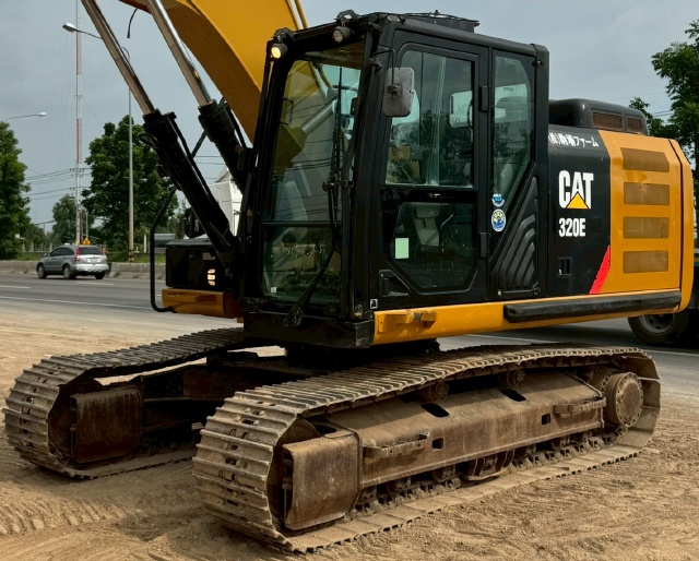 ขายรถขุด CAT 320E ปี 2015 นำเข้าจากญี่ปุ่น พร้อมใช้ มีVDOการทำงานครับ ขายรถขุด CAT 320E ปี 2015 นำเข้าจากญี่ปุ่น พร้อมใช้ มีVDOการทำงานครับ