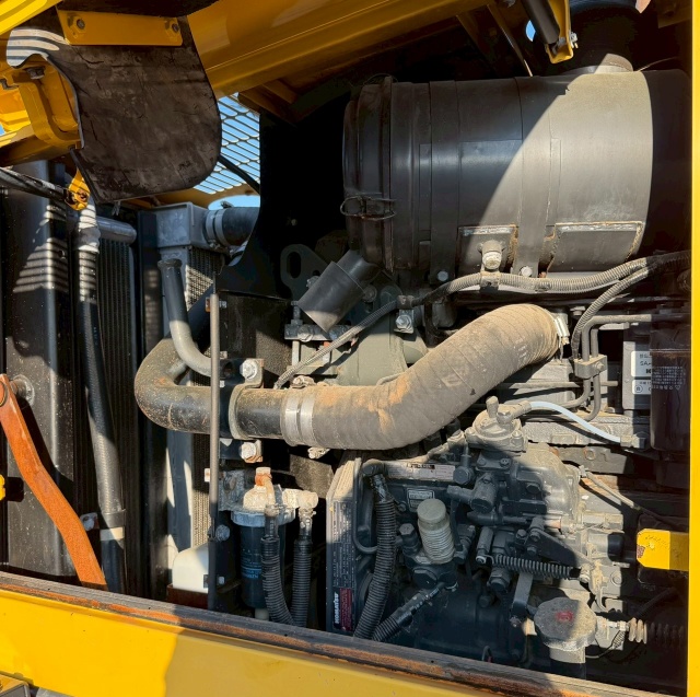 ขายรถตักล้อยาง KOMATSU WA100-5 นำเข้าจากญี่ปุ่น พร้อมใช้ มีVDOการทำงานครับ ขายรถตักล้อยาง KOMATSU WA100-5 นำเข้าจากญี่ปุ่น พร้อมใช้ มีVDOการทำงานครับ