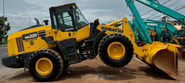 ขายรถตักล้อยาง KOMATSU WA320-8 ปี 2020 นำเข้าจากญี่ปุ่น พร้อมใช้ มีVDOการทำงานครับ