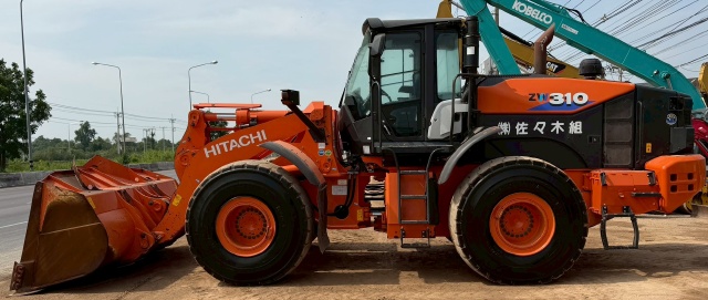ขายรถตักล้อยาง HITACHI ZW310-6 ปี 2018 นำเข้าจากญี่ปุ่น พร้อมใช้ มีVDOการทำงานครับ