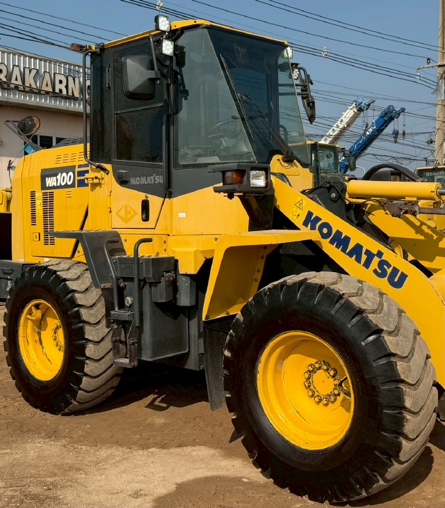 ขายรถตักล้อยาง KOMATSU WA100-8 ปี 2018 นำเข้าจากญี่ปุ่น พร้อมใช้ มีVDOการทำงานครับ