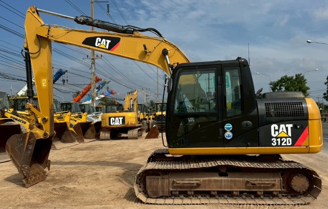 ขายรถขุด CAT 312D ปี 2013 นำเข้าจากญี่ปุ่น พร้อมใช้ มีVDOการทำงานครับ