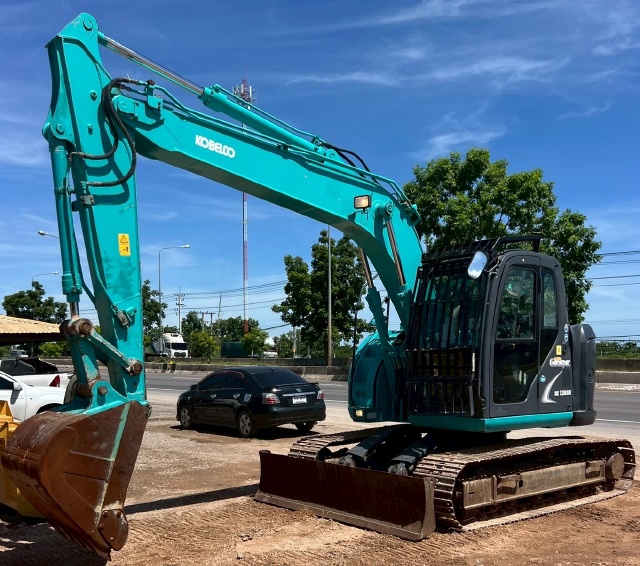 ขายรถขุด KOBELCO SK135SR-2 ปี 2013 นำเข้าจากญี่ปุ่น พร้อมใช้ มีVDOการทำงานครับ