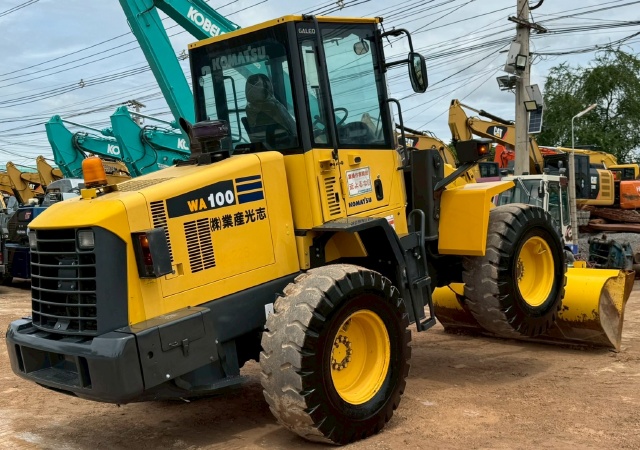 ขายรถตักล้อยาง KOMATSU WA100-5 นำเข้าจากญี่ปุ่น พร้อมใช้ มีVDOการทำงานครับ