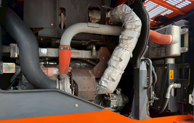 ขายรถตักล้อยาง HITACHI ZW250-5B ปี 2013 นำเข้าจากญี่ปุ่น พร้อมใช้ มีVDOการทำงานครับ