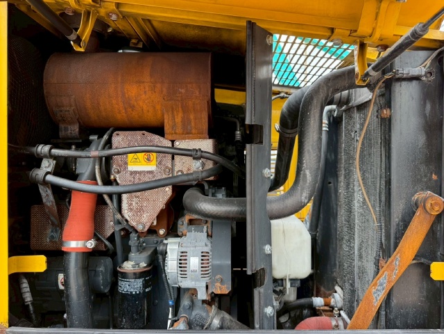 ขายรถตักล้อยาง KOMATSU WA100-5 นำเข้าจากญี่ปุ่น พร้อมใช้ มีVDOการทำงานครับ