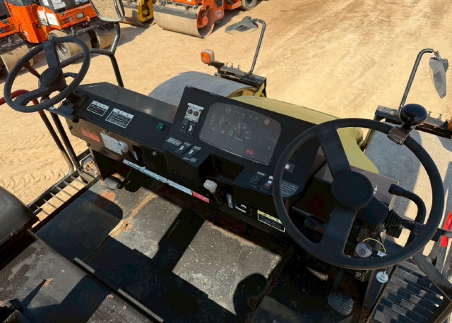 ขายรถบด DYNAPAC CS125 ปี 2000 นำเข้าจากญี่ปุ่น พร้อมใช้ มีVDOการทำงานครับ ขายรถบด DYNAPAC CS125 ปี 2000 นำเข้าจากญี่ปุ่น พร้อมใช้ มีVDOการทำงานครับ