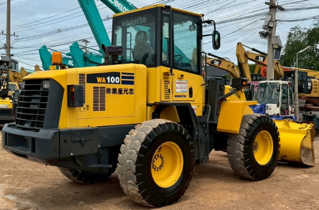 ขายรถตักล้อยาง KOMATSU WA100-5 นำเข้าจากญี่ปุ่น พร้อมใช้ มีVDOการทำงานครับ