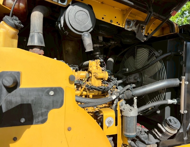 ขายรถตักล้อยาง CAT 910K ปี 2015 แขนยาวพิเศษ พร้อมใช้ มีVDOการทำงานครับ
