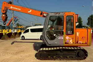 ขายรถเครน HITACHI EX60T-2 (ขนาด 4.9 ตัน) นำเข้าจากญี่ปุ่น พร้อมใช้ มีVDOการทำงานครับ