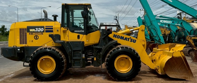 ขายรถตักล้อยาง KOMATSU WA320-8 ปี 2020 นำเข้าจากญี่ปุ่น พร้อมใช้ มีVDOการทำงานครับ ขายรถตักล้อยาง KOMATSU WA320-8 ปี 2020 นำเข้าจากญี่ปุ่น พร้อมใช้ มีVDOการทำงานครับ