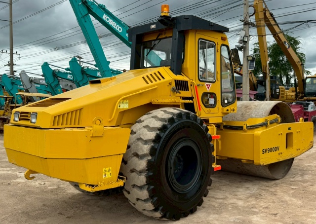 ขายรถบด SAKAI SV900DV ปี 2013 พร้อมใช้ มีVDOการทำงานครับ