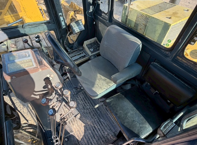 ขายรถเกรด KOMATSU GD405A-2 นำเข้าจากญี่ปุ่น พร้อมใช้ มีVDOการทำงานครับ