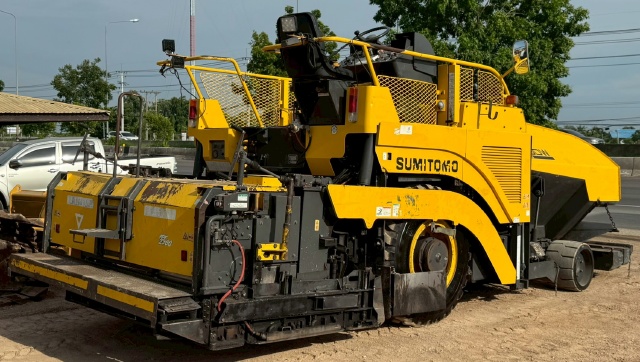ขายรถปูยาง SUMITOMO HA60W-7 (ขนาด 6 เมตร) ปี 2010 พร้อมใช้ มีVDOการทำงานครับ ขายรถปูยาง SUMITOMO HA60W-7 (ขนาด 6 เมตร) ปี 2010 พร้อมใช้ มีVDOการทำงานครับ