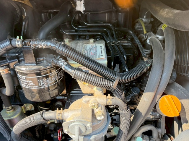 ขายรถขุด KOMATSU PC35MR-2 ปี 2003 อาร์มพิเศษ นำเข้าจากญี่ปุ่น พร้อมใช้ มีVDOการทำงานครับ