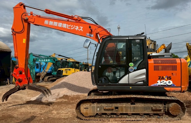 ขายรถขุด HITACHI ZX120-6 ปี 2019 หัวคีบไม้ พร้อมใช้ มีVDOการทำงานครับ
