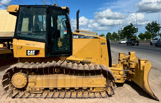 ขายรถดันดิน CAT D5K ปี 2010 พร้อมใช้ มีVDOการทำงานครับ ขายรถดันดิน CAT D5K ปี 2010 พร้อมใช้ มีVDOการทำงานครับ
