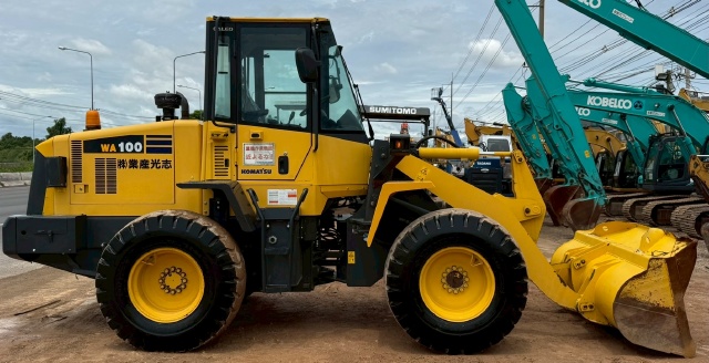 ขายรถตักล้อยาง KOMATSU WA100-5 นำเข้าจากญี่ปุ่น พร้อมใช้ มีVDOการทำงานครับ ขายรถตักล้อยาง KOMATSU WA100-5 นำเข้าจากญี่ปุ่น พร้อมใช้ มีVDOการทำงานครับ