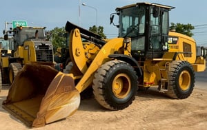 ขายรถตักล้อยาง CAT 930M ปี 2016 นำเข้าจากญี่ปุ่น พร้อมใช้ มีVDOการทำงานครับ ขายรถตักล้อยาง CAT 930M ปี 2016 นำเข้าจากญี่ปุ่น พร้อมใช้ มีVDOการทำงานครับ