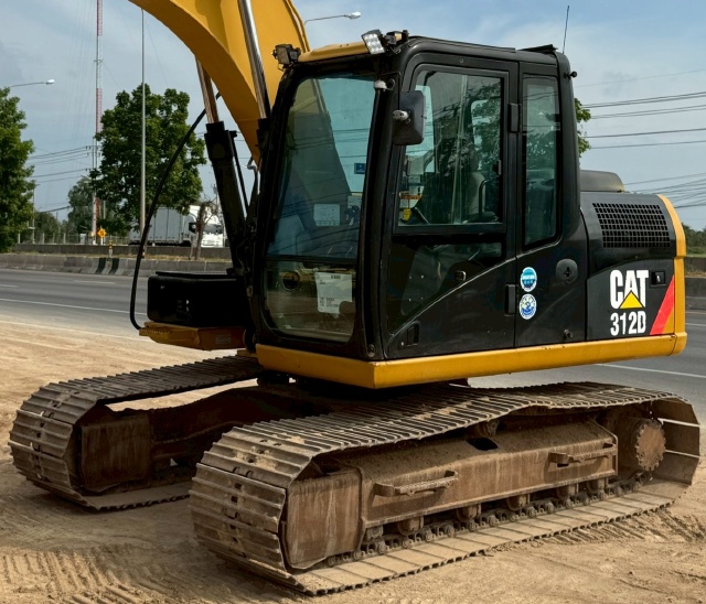 ขายรถขุด CAT 312D ปี 2013 นำเข้าจากญี่ปุ่น พร้อมใช้ มีVDOการทำงานครับ
