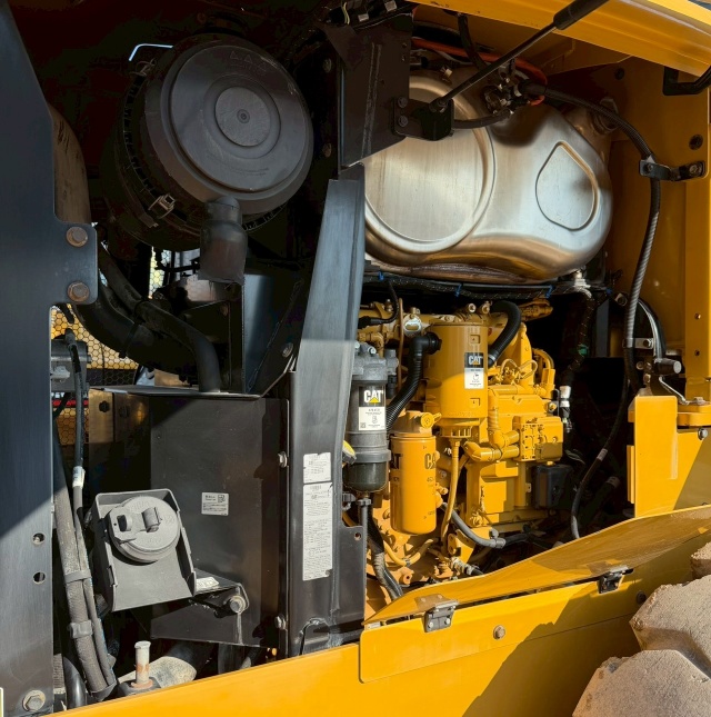 ขายรถตักล้อยาง CAT 930M ปี 2018 นำเข้าจากญี่ปุ่น พร้อมใช้ มีVDOการทำงานครับ