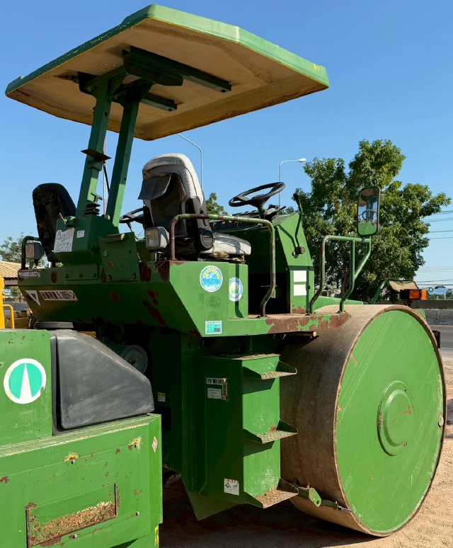 ขายรถบด SAKAI R2 นำเข้าจากญี่ปุ่น พร้อมใช้ มีVDOการทำงานครับ ขายรถบด SAKAI R2 นำเข้าจากญี่ปุ่น พร้อมใช้ มีVDOการทำงานครับ