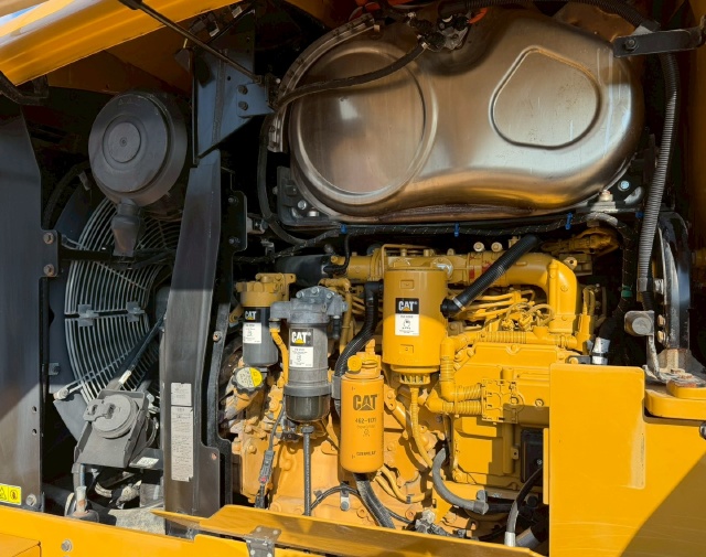 ขายรถตักล้อยาง CAT 930M ปี 2018 นำเข้าจากญี่ปุ่น พร้อมใช้ มีVDOการทำงานครับ