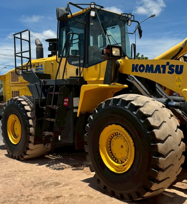 ขายรถตักล้อยาง KOMATSU WA500-7 ปี 2014 นำเข้าจากญี่ปุ่น พร้อมใช้ มีVDOการทำงานครับ